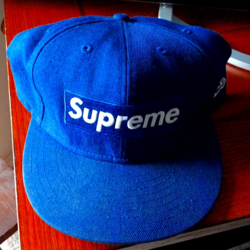 Supreme,  World Famous Fitted Hat.